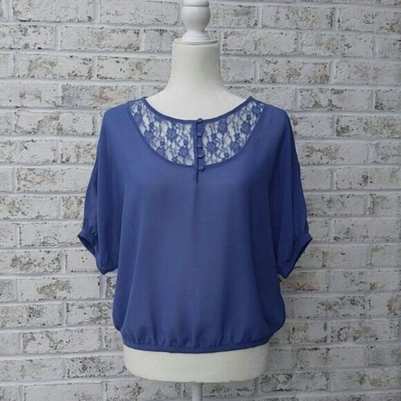 Urban Outfitters Kimchi Blue Blue Lace Crop Top Shirt Small - Picture 2 of 8